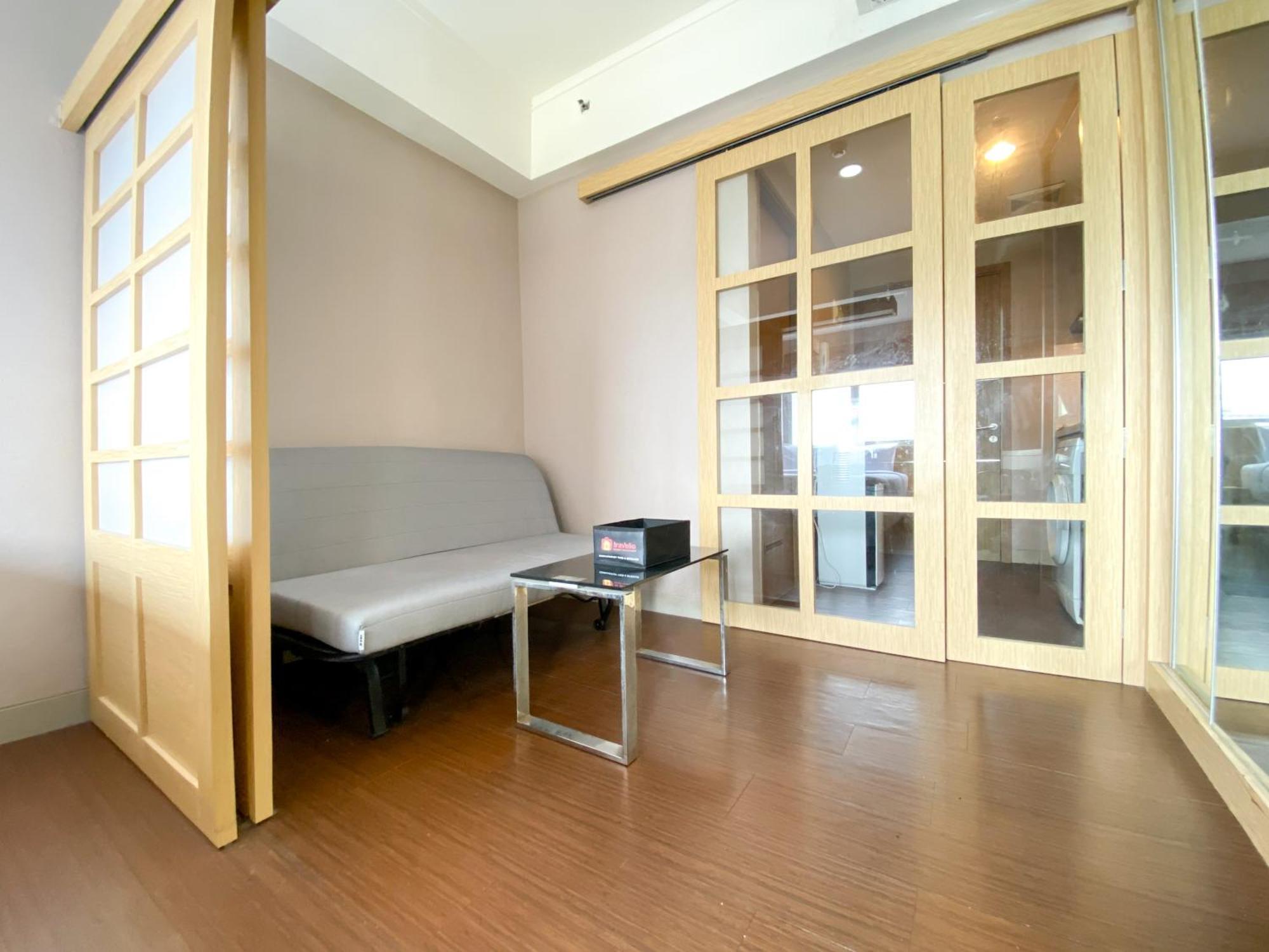 Cozy And At The Oasis Cikarang By Travelio Apartemen