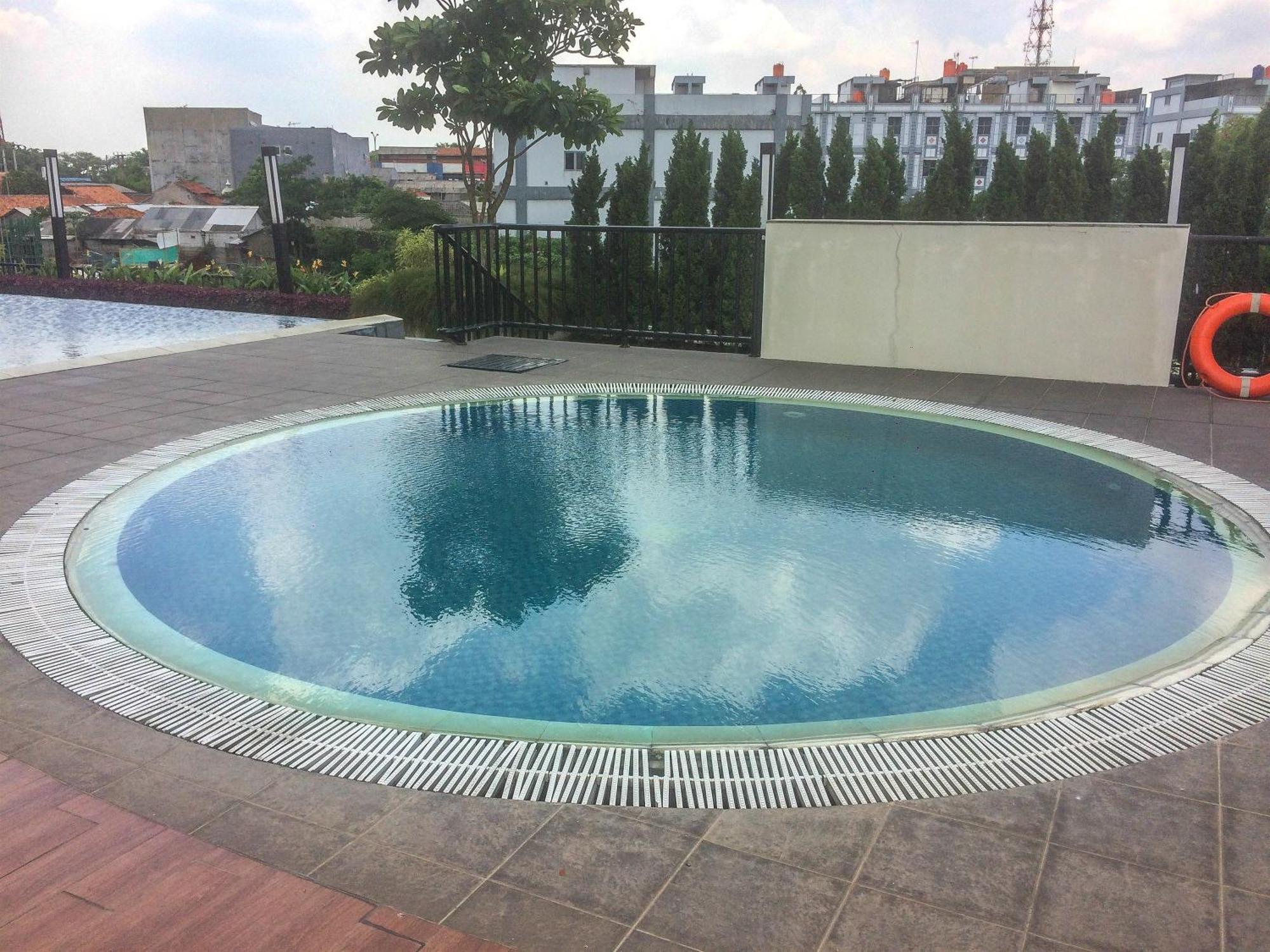 Apartemen Cozy And At The Oasis Cikarang By Travelio