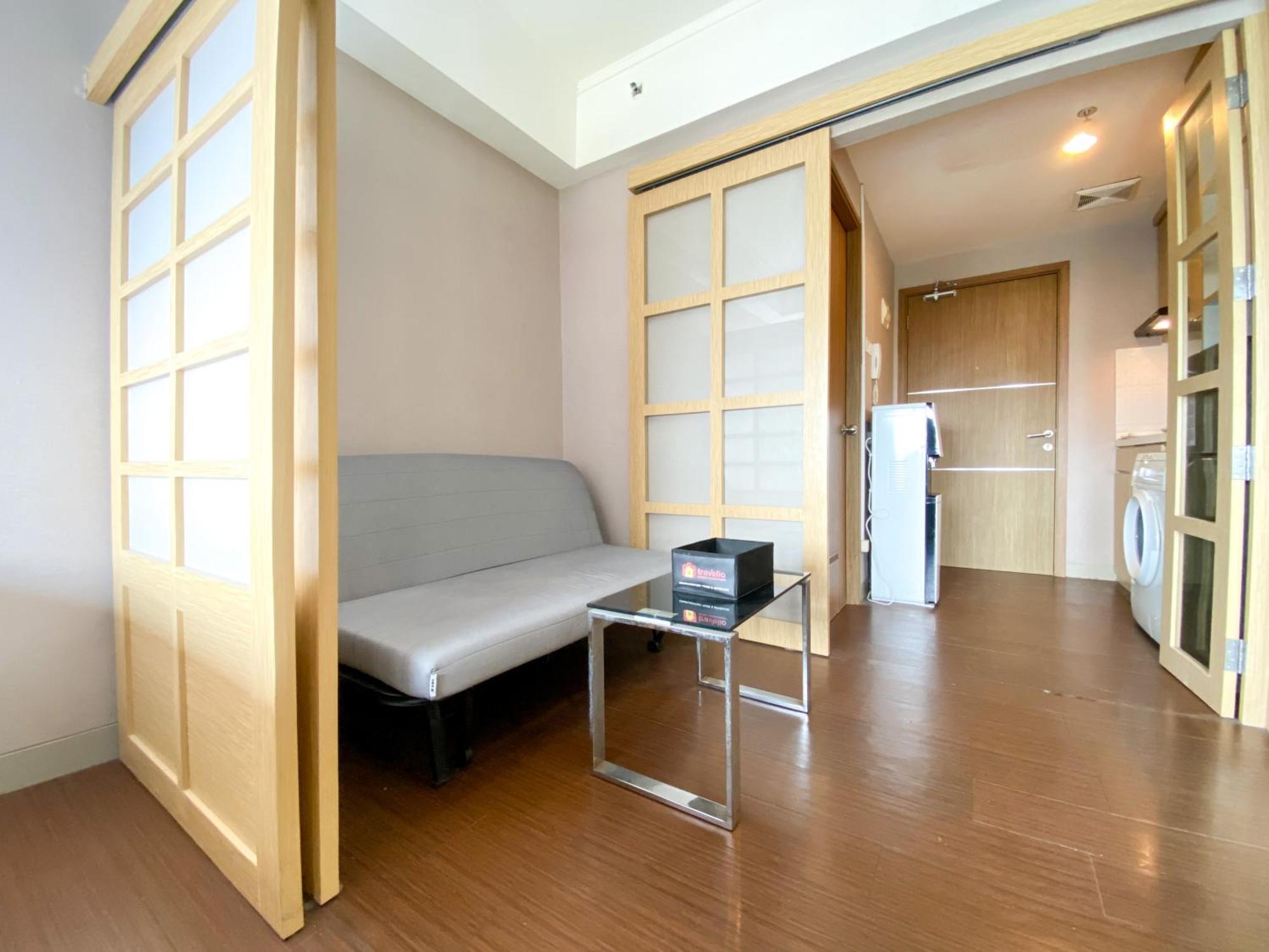 Cozy And At The Oasis Cikarang By Travelio * Bekasi